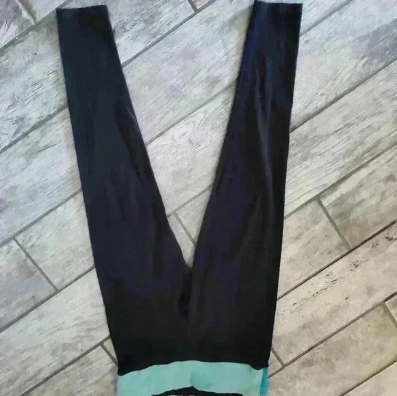 Victoria secret black and turquoise yoga pants size m #303 - Picture 2 of 4